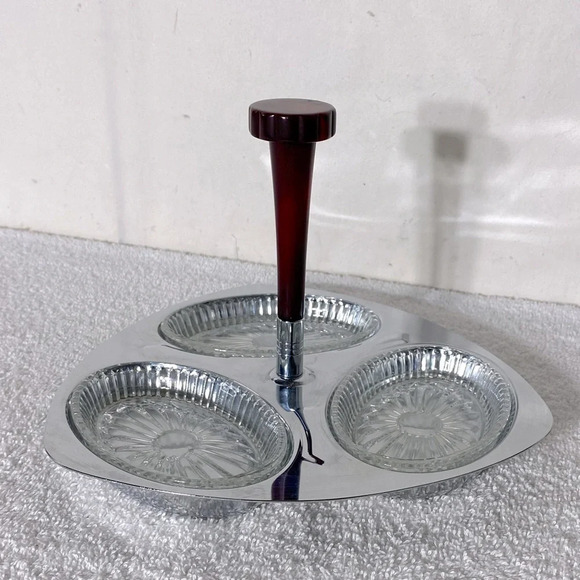Vintage Glo Hill Gourmates  Chrome Serving Tray W Bakelite Handle & Glass Dishes - Picture 3 of 15